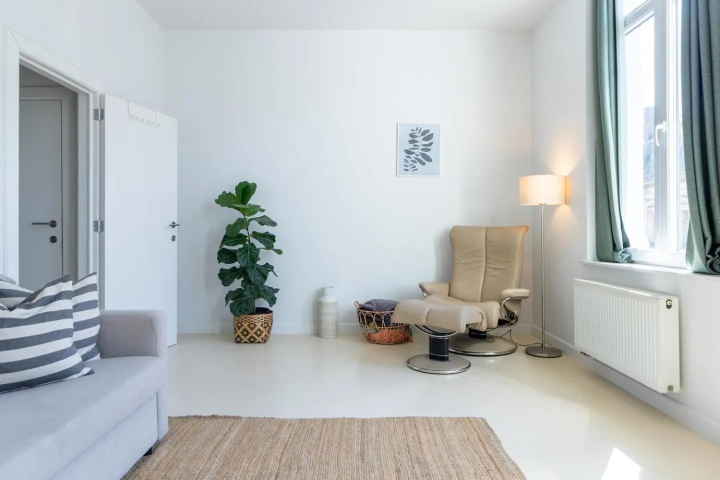 Bright, Spacious Apartments & Perfectly Located In The Heart Of Ghent