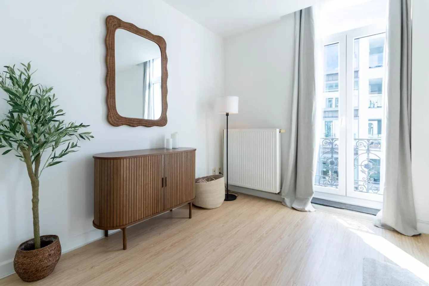 Bright, Spacious Apartments & Perfectly Located In The Heart Of Ghent Belgium