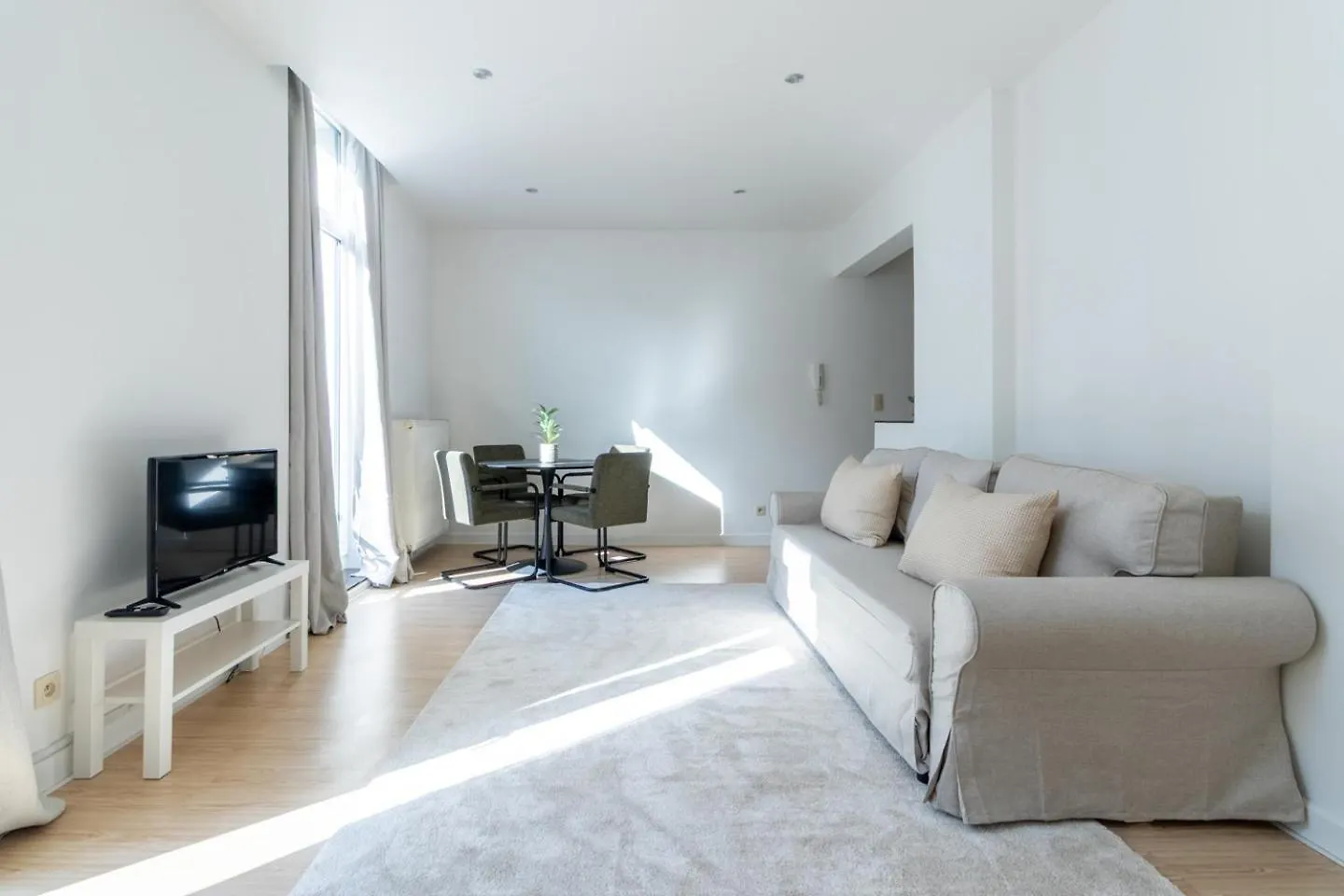 Bright, Spacious Apartments & Perfectly Located In The Heart Of Ghent