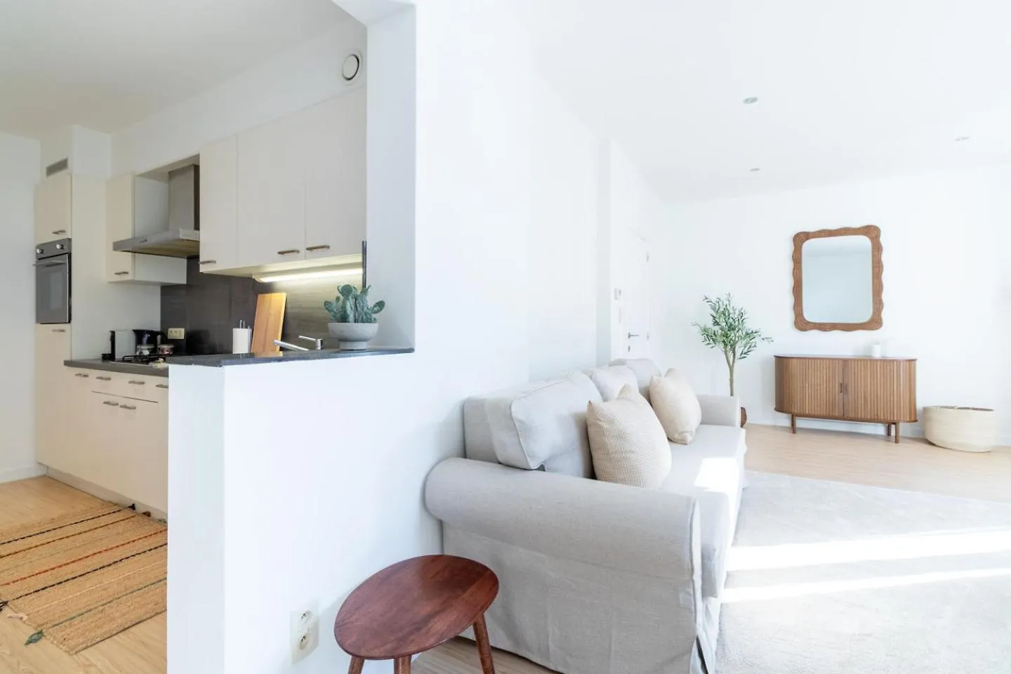 Bright, Spacious Apartments & Perfectly Located In The Heart Of Ghent