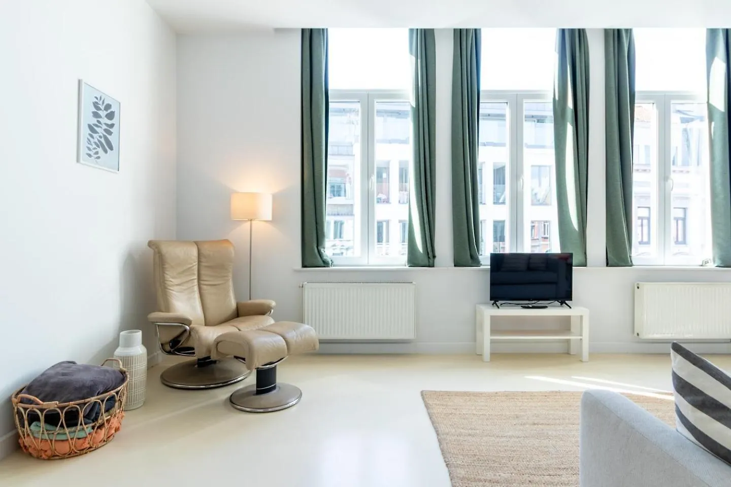 Bright, Spacious Apartments & Perfectly Located In The Heart Of Ghent